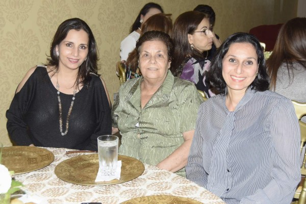 Rania y Elías Kharoufeh ofrecen cena de bienvenida