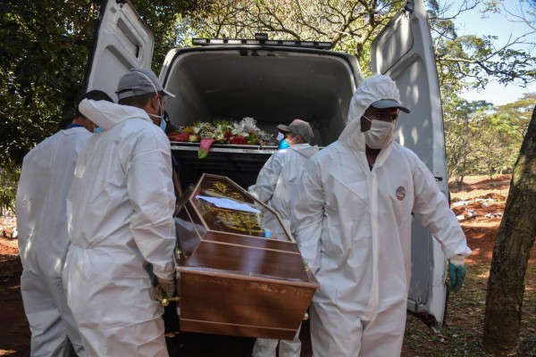 Brasil supera los 20,000 muertos por coronavirus, con nuevo récord diario
