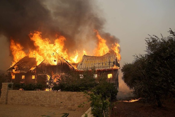 Diez muertos por devastadores incendios en California