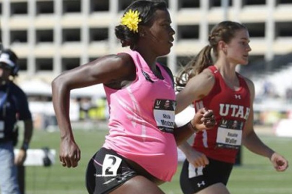 Atleta corrió los 800 metros llanos embarazada de ocho meses  