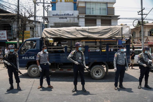Muere trabajador de la OMS en ataque armado mientras transportaba pruebas de coronavirus en Birmania