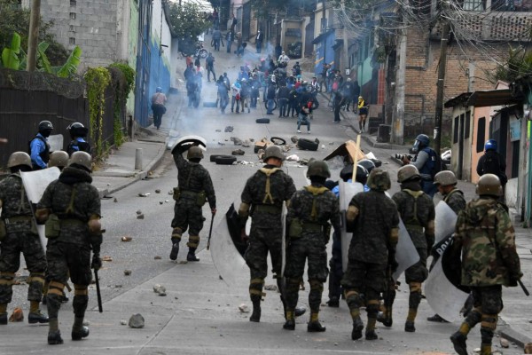 Desalojan tomas de la Alianza en Tegucigalpa  