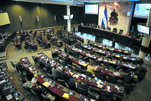 Congreso de Honduras deja vigente incremento al 15% del ISV