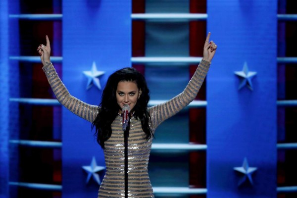 Katy Perry pone a 'rugir' a la Convención Demócrata