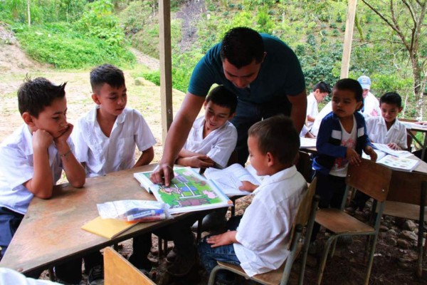 'Ser maestro es formar a los niños para que sean mejores personas”