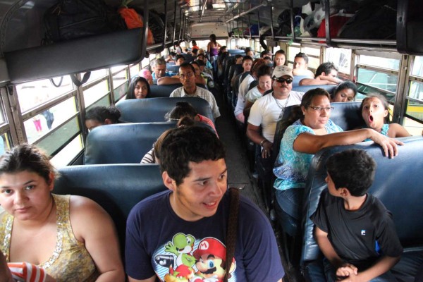 Miles de capitalinos dejan Tegucigalpa buscando diversión