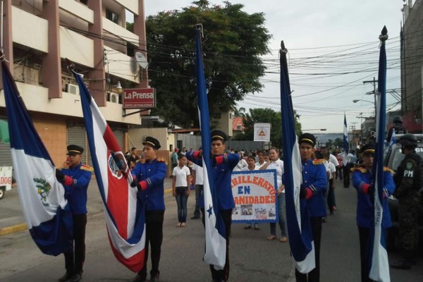 Estudiantes de San Pedro Sula, ovacionados por sus acrobacias