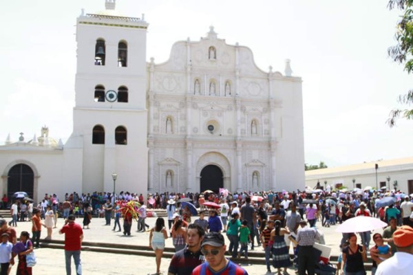 Honduras: Comayagua hace gala de sus alfombras de aserrín