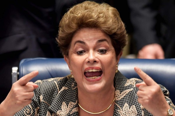 Senado brasileño vota hoy si saca del poder a Dilma
