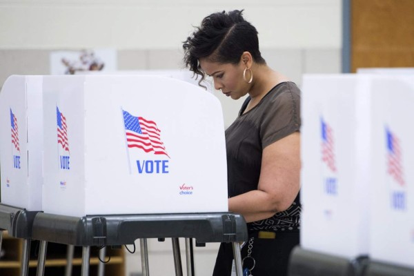 Abren centros de votación en primarias de EUA