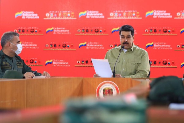 Maduro ordena pruebas de misiles a la espera de buques de Irán