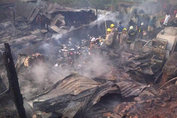 Incendio deja sin vivienda a otras 20 familias en Comayagüela