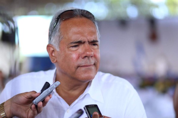 Óscar Álvarez sugiere ofrecer recompensa en Honduras por El Chapo