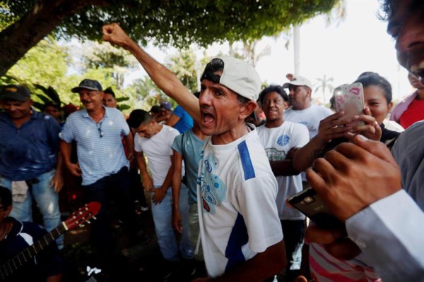 Marina mexicana a segunda caravana: van a tener problemas los que ingresen