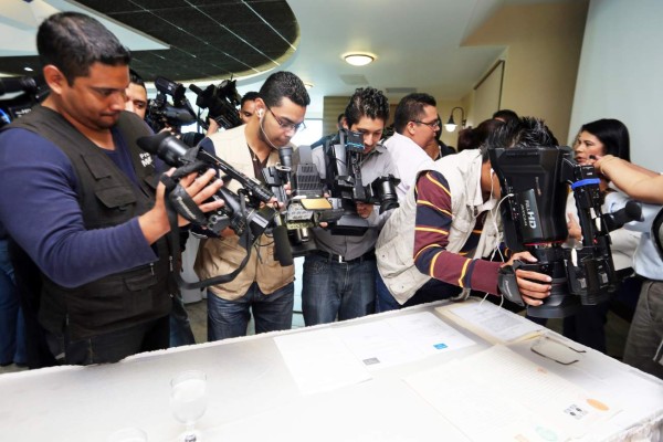 Congreso aplaza aprobación de ley de protección a periodistas y comunicadores