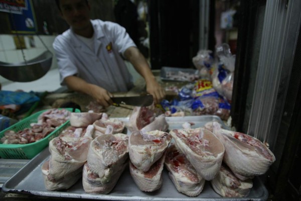 Gobierno y avicultores acuerdan quitar agua al pollo congelado