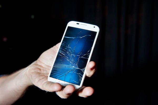 Motorola patenta pantalla que se repara sola