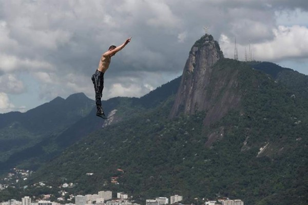 Caída de un acróbata empaña la exhibición de un circo en Río de Janeiro