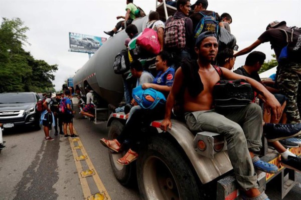 Policía y Ejército salvadoreño no permitirán paso a hondureños sin documentos