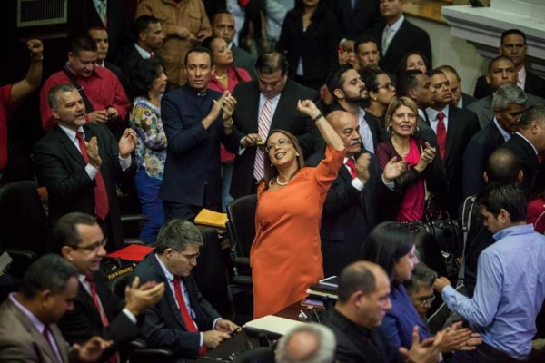 Consejo electoral pide proclamar a todos los diputados