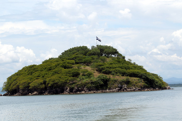 El Salvador quiere quedarse con isla Conejo para instalar un faro