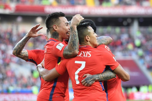 Chile sufre ante Australia pero logra pase a semifinales