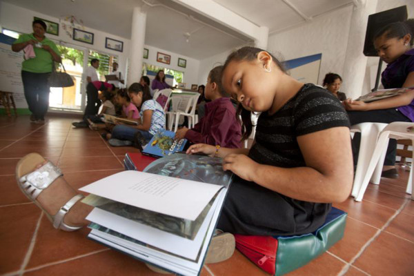 En América Latina las niñas tienen más dificultades para educarse