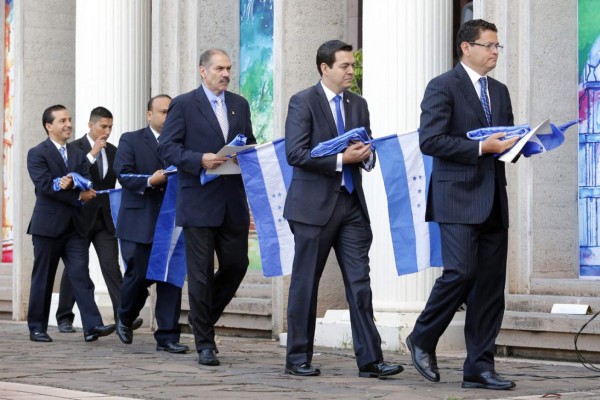 Presidente de Honduras adelanta que hará cambios en su gabinete