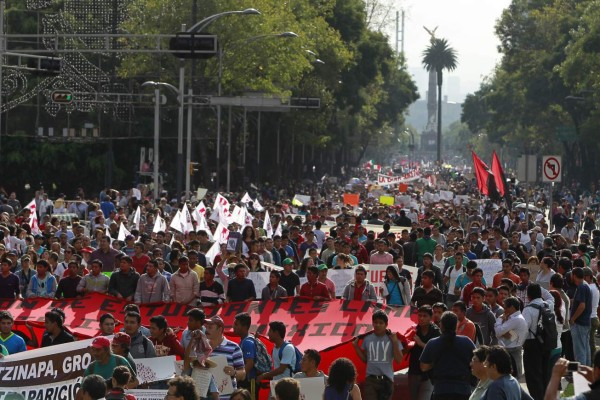 Masivas protestas en México por estudiantes desaparecidos
