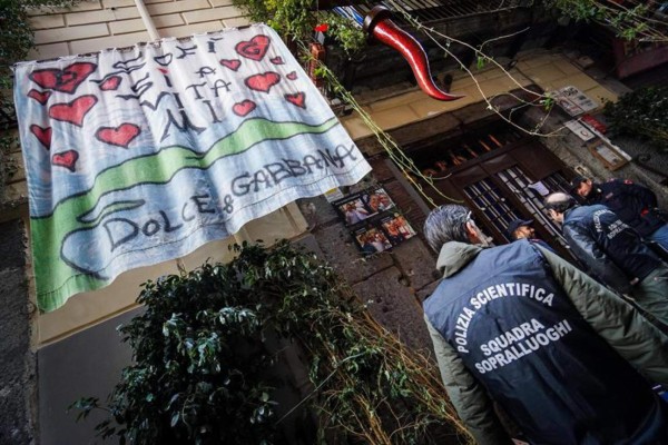 Un paquete bomba estalla en reconocida pizzería de Nápoles