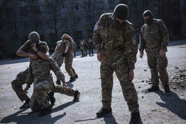 Ucrania ofrece a los rebeldes prorrusos tres años de autogobierno