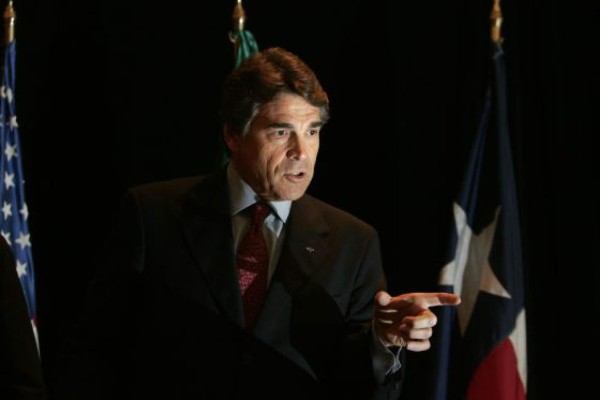 Perry: Congreso carece de 'madurez' para enfrentar inmigración
