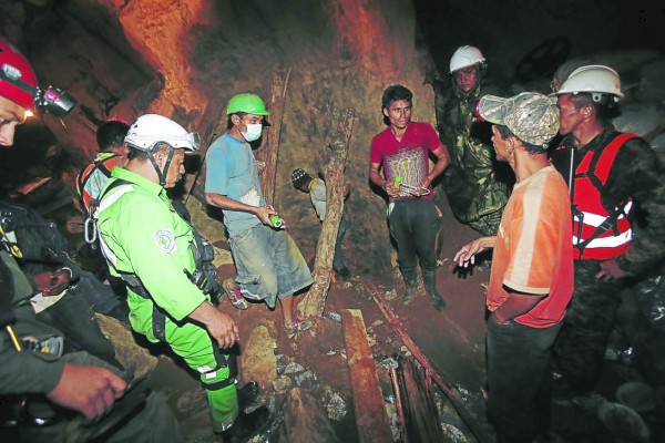 Los cusucos salvadoreños, ángeles de los mineros hondureños