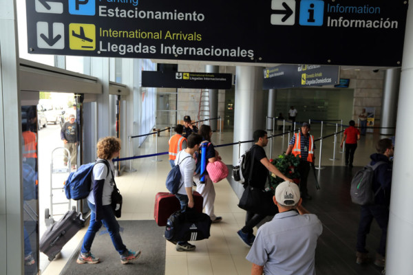 Gobierno asume seguridad en los aeropuertos de Honduras