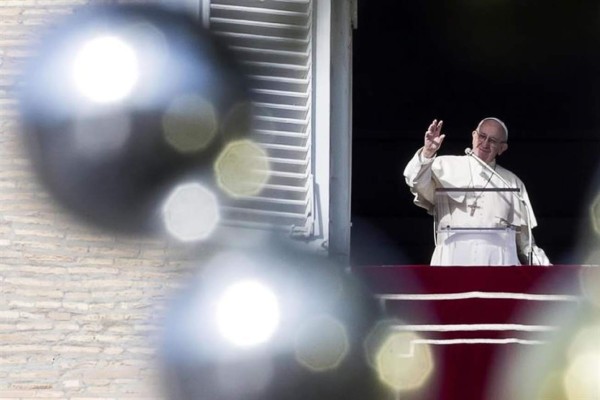 El Papa recuerda a quienes están lejos de su familia y de su tierra en Navidad