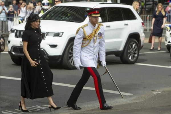Príncipe Harry y Meghan Markle al borde de las lágrimas en tributo a soldados caídos