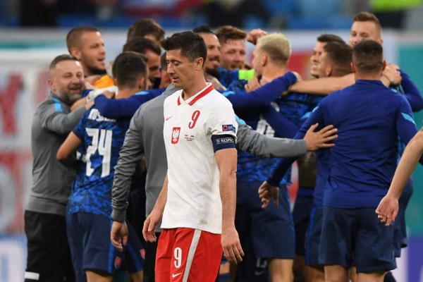 Eurocopa: Eslovaquia sorprende a la Polonia de Robert Lewandowski