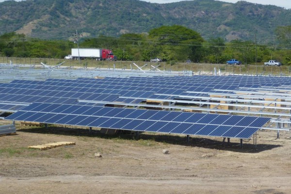 Planta de energía solar entrega los primeros 24 megas a la Enee
