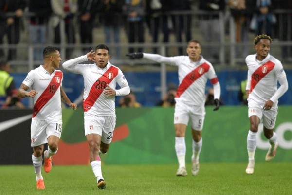 Perú golea a la Chile de Reinaldo Rueda y jugarán la final de la Copa América