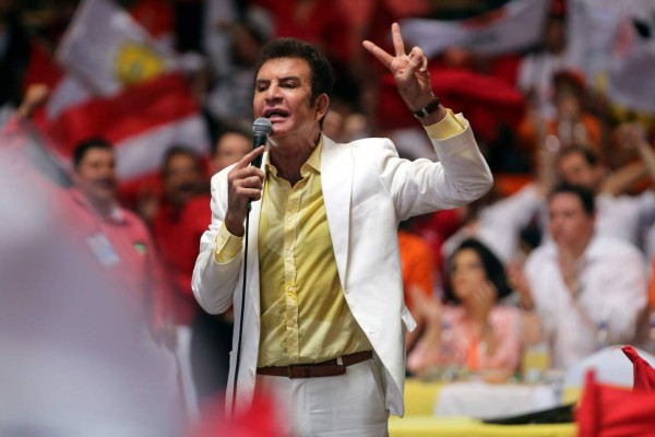 Salvador Nasralla fue elegido como candidato presidencial de la alianza opositora que conformanlos partidos Libertad y RefundaciÃ³n (Libre), PartidoAnticorrupciÃ³n (Pac),Partido InnovaciÃ³n y Unidad (Pinu), dos corrientes del Partido Liberal y una del Partido Nacional.