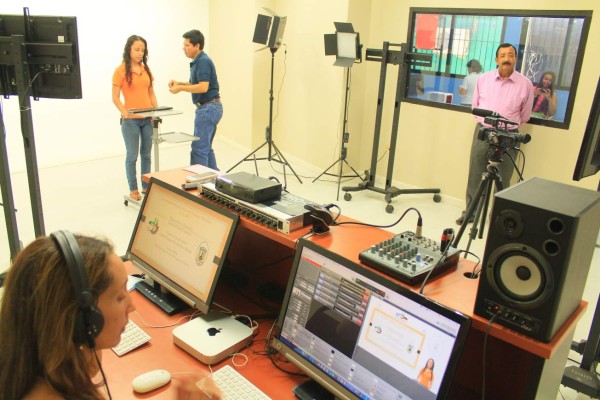 Solo el 30% de los centros educativos públicos tiene acceso a Internet