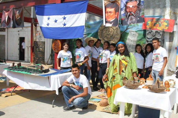 liceo Brassavola Nacional celebra XI Feria Hispana y de las Naciones