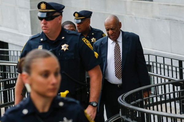 Actor Bill Cosby(R) arrives at the Montgomery County Courthouse on June 14, 2017 in Norristown, Pennsylvania.The US jury presiding over the Bill Cosby trial will deliberate for a third day after failing to reach a verdict on whether the disgraced cultural icon drugged and sexually assaulted a woman 13 years ago. The 79-year-old legendary entertainer, once loved by millions as 'America's Dad,' risks being sentenced to spend the rest of his life in prison if convicted on three counts of aggravated indecent assault. / AFP PHOTO / EDUARDO MUNOZ ALVAREZ