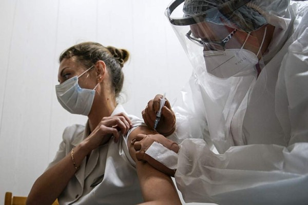 Rusia iniciará vacunación masiva contra covid-19 la próxima semana