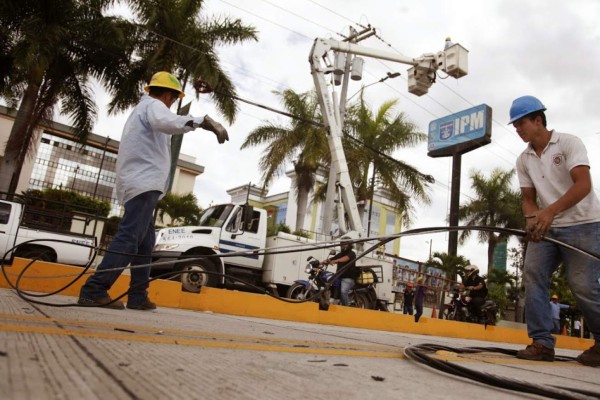 En noviembre viene primera barrida de personal en la Enee