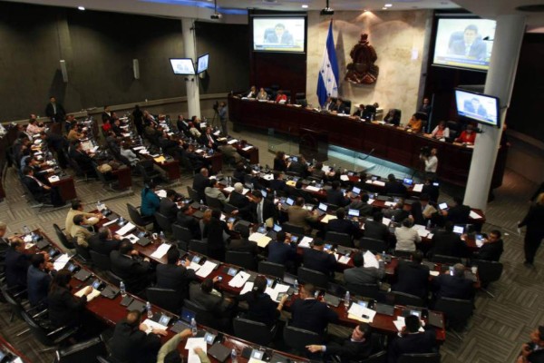 Congreso de Honduras suspende entrega de premios por amenazas de vandalismo  