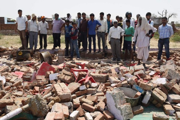 Boda en India termina en tragedia: cae muro y mata a 24 personas  