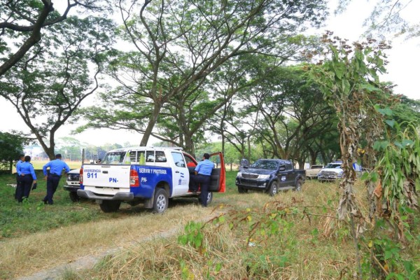 Dentro de alcantarilla hallan cadáver de un hombre