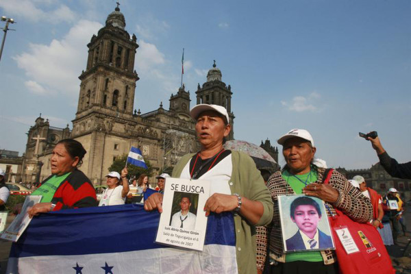 Madres hondureñas protestan en México por abusos contra migrantes