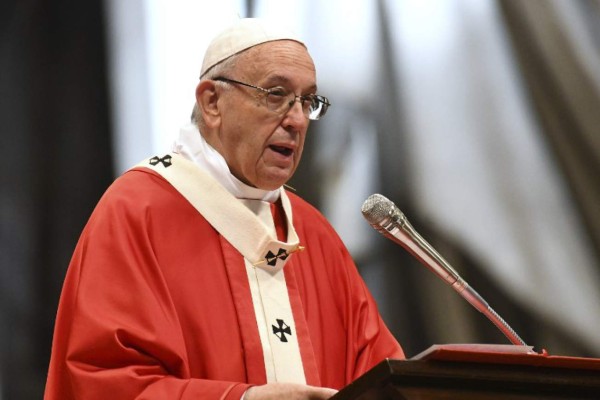Papa Francisco reza por detenidos y muertos en Venezuela